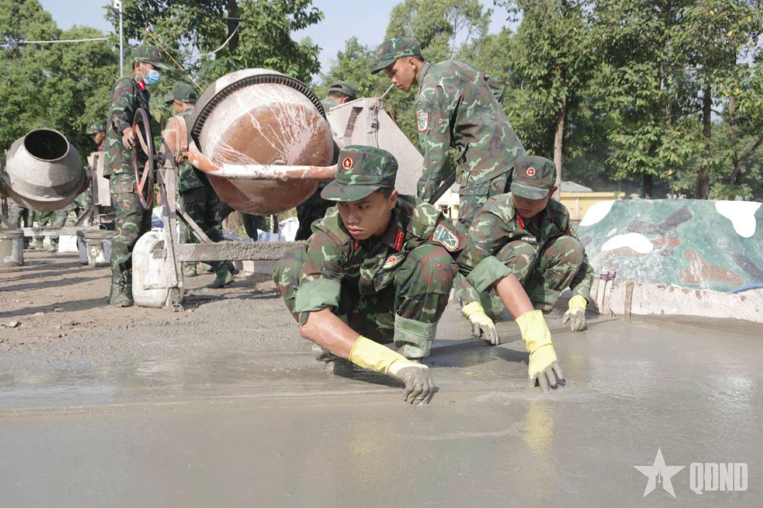 Xây dựng doanh trại “chính quy, xanh, sạch, đẹp” ở Trung đoàn U Minh